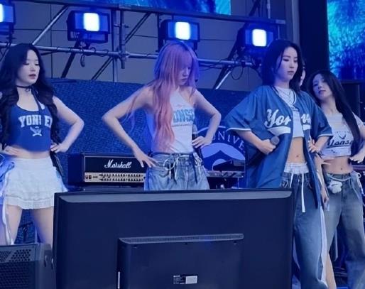 延世大学校庆gidle空降压轴，6曲连唱并引发大合唱，反响出奇的好