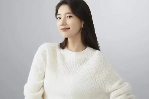 韩国知名女星，对自己的美貌表示满意，坦言每次听到赞美感觉很好 