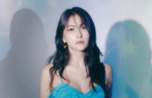 韩国知名女星，因颧骨和眼眶骨折，将暂时停止活动