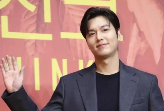 李敏镐时隔十年重返综艺，登上刘在石脱口秀节目 