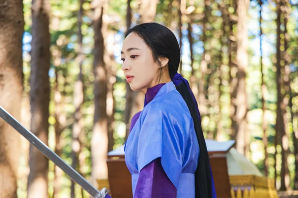 韩国知名女星新剧幕后花絮公开，魅力冷酷动作戏超燃 